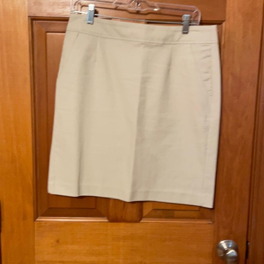 Banana Republic Lightweight Pencil Skirt